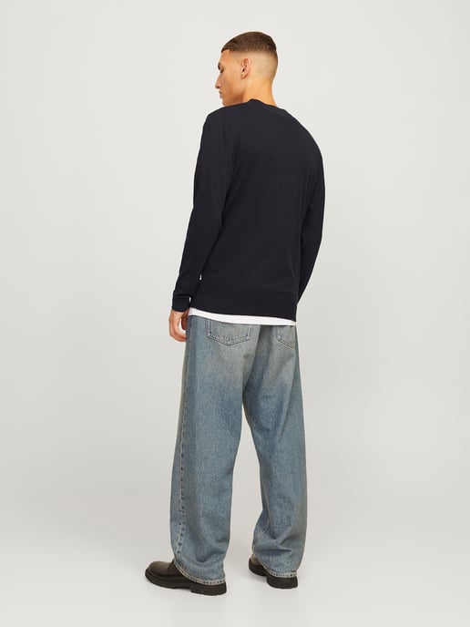 Herrenstrickjacke der Marke Jack & Jones. Die Strickjacke ist aus hochwertiger Baumwolle und Polyester gefertigt. Die feine Mischung dieser Materialien sorgt für einen herrlich warmen Tragekomfort.  Marke: Jack & JonesModellname: Emil Knit Button Cardigan - Image 3