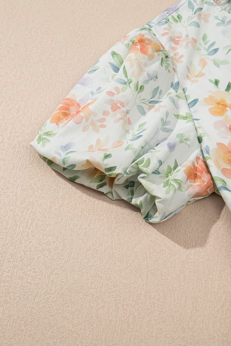 Blumiges Mini-Kleid mit gestuften Rock und Puffärmeln - Image 6