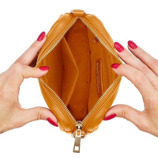 OPERA – Mini gesteppte Pochette – BRAUN - Image 4