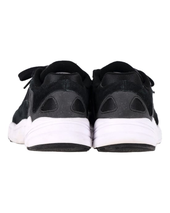 Adidas Yung-1 Sneakers aus schwarzem Wildleder - Image 4