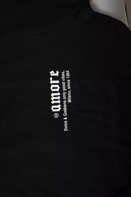 Amore T-Shirt mit kurzen Ärmeln und Grafik - Image 6