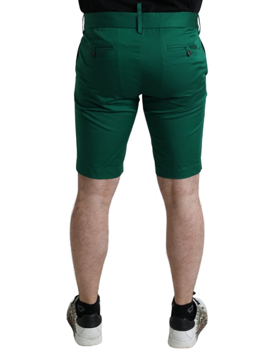 Klassisch geschnittene grüne Shorts - Image 2