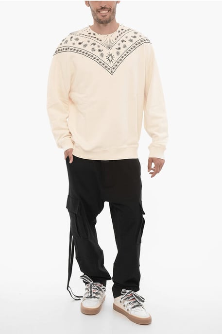Rundhals-Sweatshirt mit Bandana-Motiv in Schwarz & Weiß - Image 4
