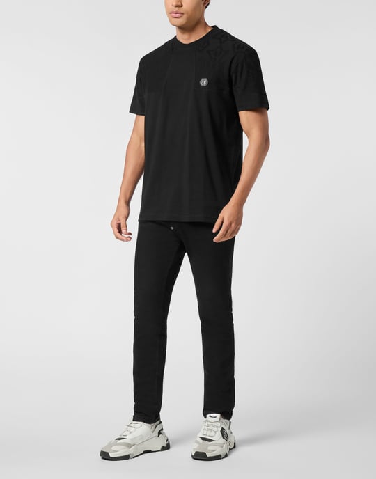 Round Neck T-Shirt Jacquard Crest Cut - Image 3