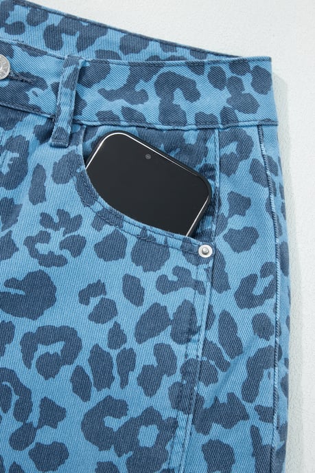 Leopard-Print Relaxed Jeans - Image 6