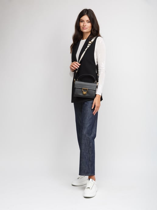 Coccinelle Arlettis Signature Handtasche - Image 6