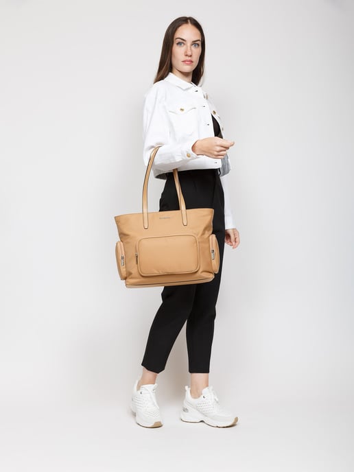 Michael Kors Khai Große Multifunktions-Tasche in Braun - Image 5