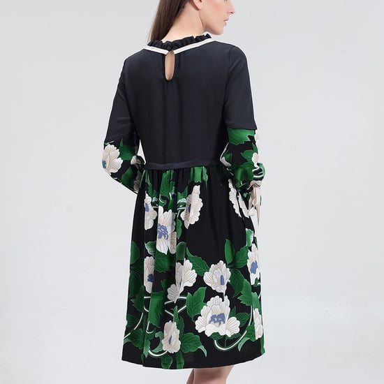 Mittellanges Blusenkleid mit Blumenmuster - Image 5