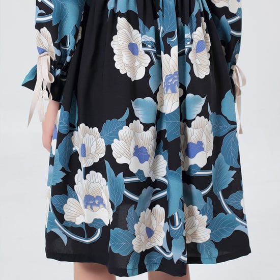 Mittellanges Blusenkleid mit Blumenmuster - Image 6