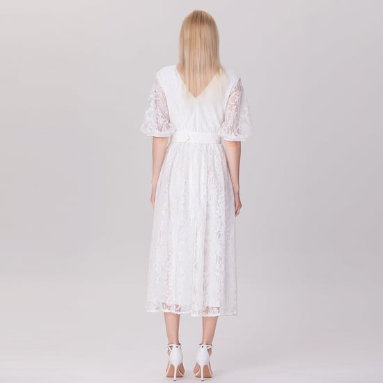 Kleid mit Puffärmeln und Spitze, inklusive Gürtel - Image 4