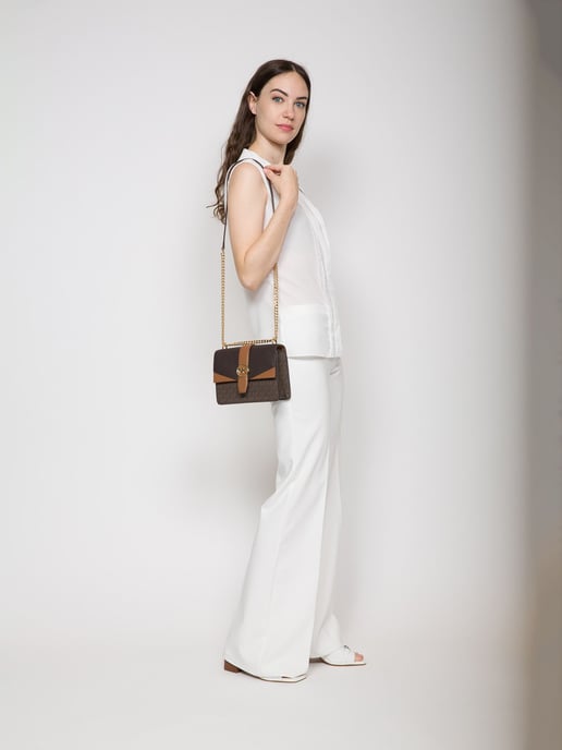 Michael Kors Greenwich Kleine Klapp-Crossbody-Tasche - Image 3