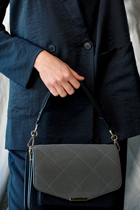 Paola Oversize-Blazer in Schwarz - Image 4