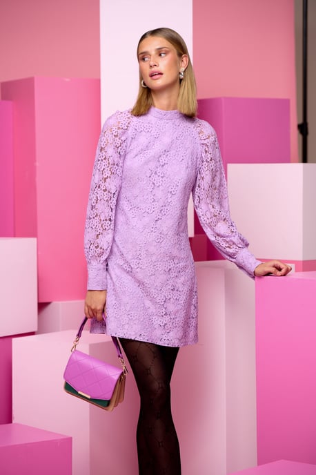 Karen Kurzkleid in Flieder - Image 4
