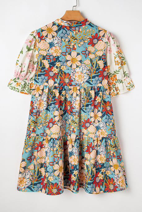 Blumendruck Mini Kleid mit gestuftem Saum - Image 5