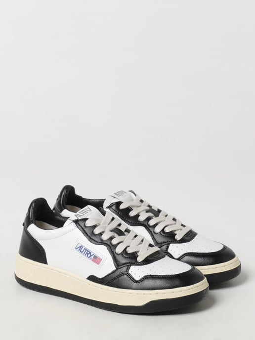 Medalist Low Top Sneaker - Image 2