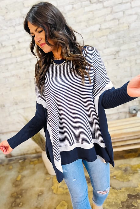 Gestreifter Poncho mit langen Ärmeln Pullover - Image 2