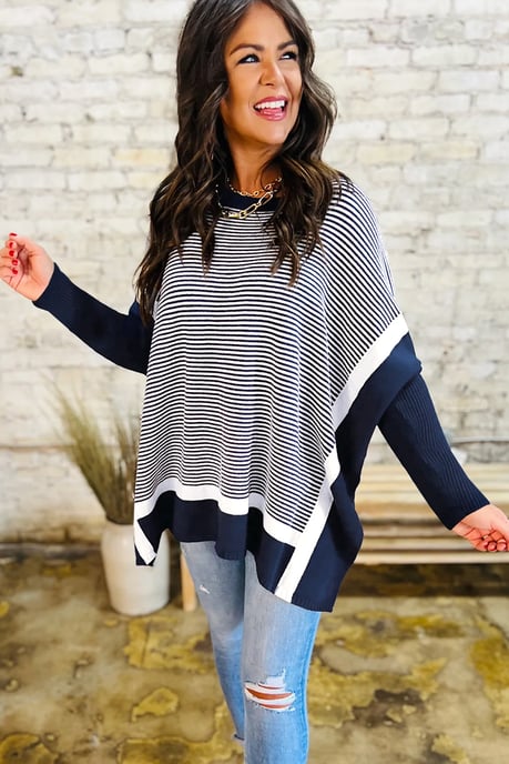 Gestreifter Poncho mit langen Ärmeln Pullover - Image 3