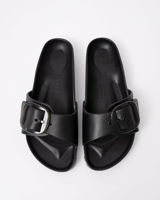 Madrid Madrid Große Schnallen-Sandalen in Schwarz - Image 2