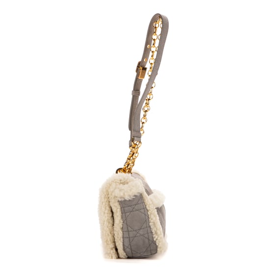 Ltd. Ed. Shearling Caro Small Umhängetasche - Image 3