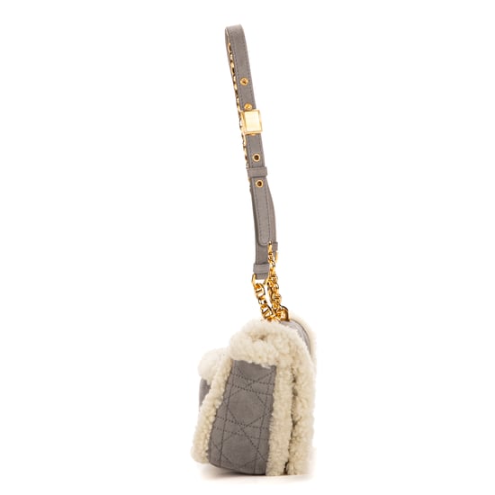 Ltd. Ed. Shearling Caro Small Umhängetasche - Image 5
