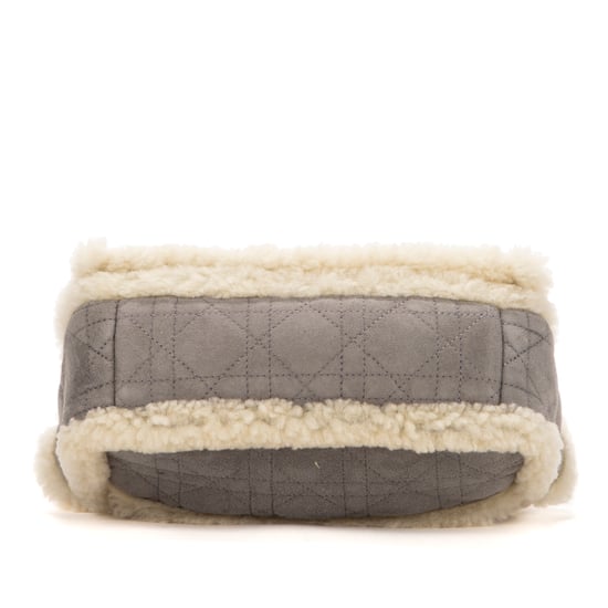 Ltd. Ed. Shearling Caro Small Umhängetasche - Image 6