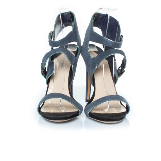 graue und schwarze Lederriemensandalen von Nicholas Kirkwood - Image 5