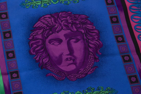 Atelier Versace Mehrfarbiger Medusa-Schal - Image 3