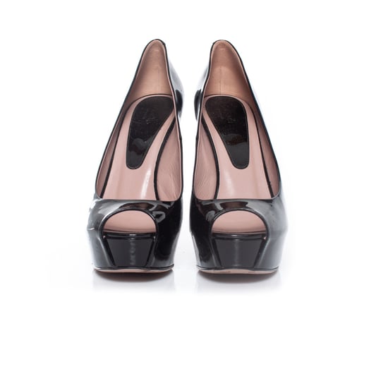 Gucci Plateau-Pumps aus Lackleder mit offener Spitze - Image 5