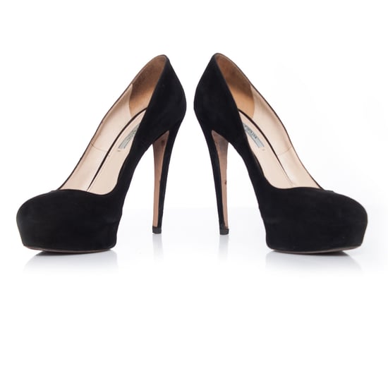 Prada Plateau-Pumps aus schwarzem Wildleder. - Image 4