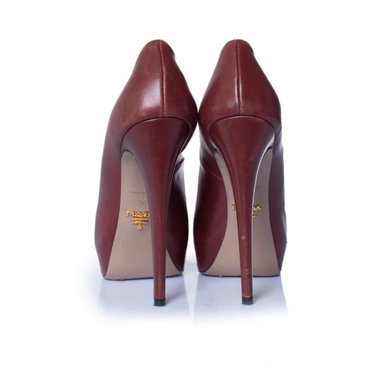 rote Plateau-Pumps von Prada - Image 4