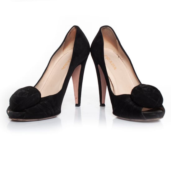 Prada Wildleder-Pumps mit offener Zehenpartie und floraler Applikation - Image 6