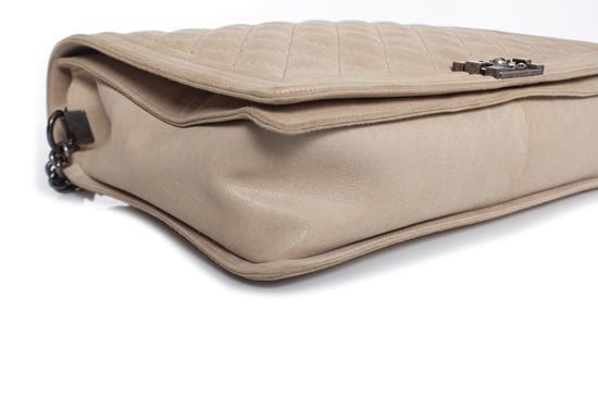 Chanel Boy aus weichem, großem Leder in Beige - Image 4