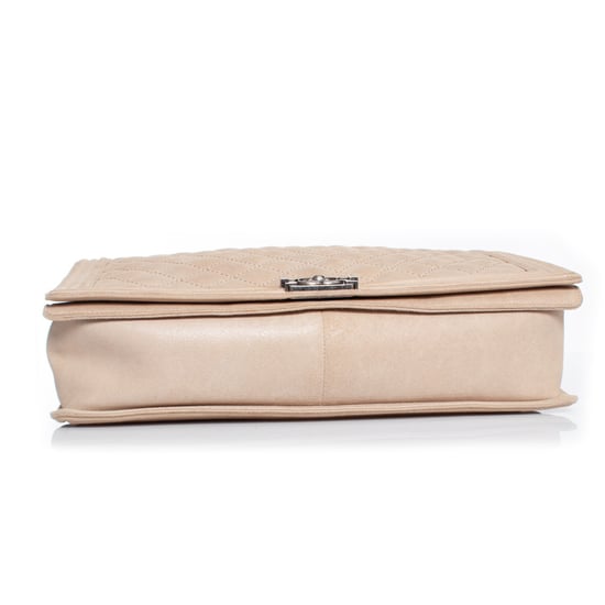 Chanel Boy aus weichem, großem Leder in Beige - Image 5