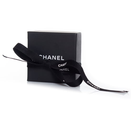 Chanel Runde gepunktete Perlen- und Strassohrringe - Image 4