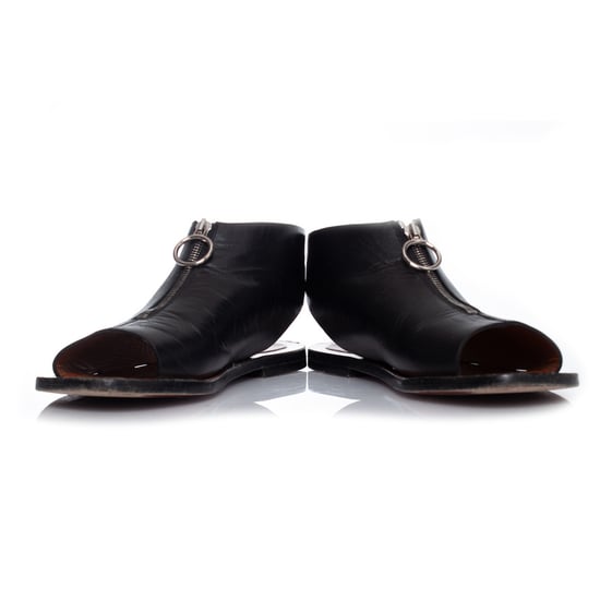 Celine Sandalen aus schwarzem Leder mit Reißverschluss - Image 5