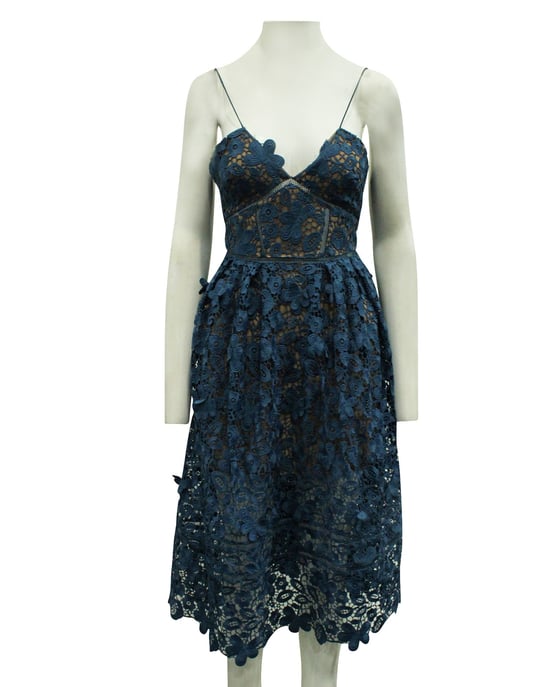 Blaues Cocktailkleid aus Spitze - Image 2