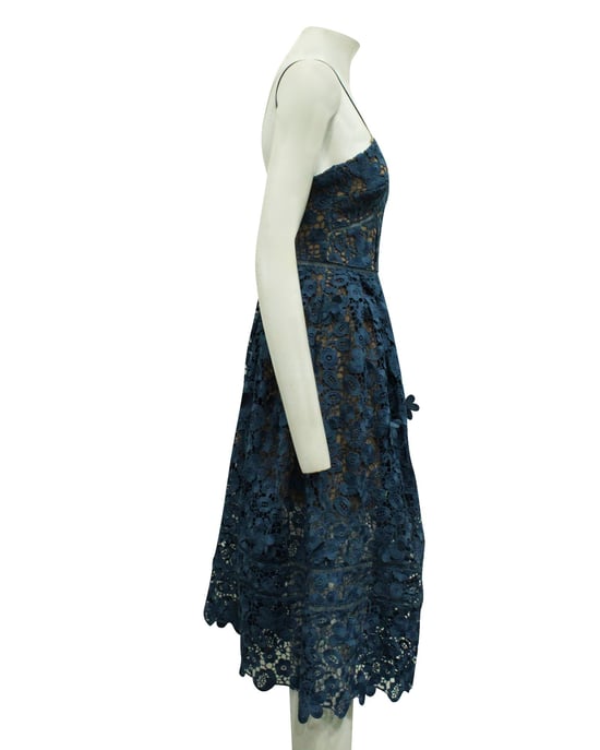 Blaues Cocktailkleid aus Spitze - Image 4