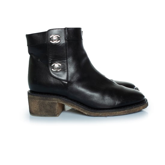 Chanel Stiefeletten aus schwarzem Leder mit CC-Drehverschlüssen - Image 4