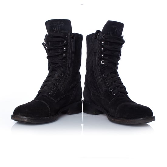Chanel Wildleder-Schnürstiefeletten mit Steppung - Image 3