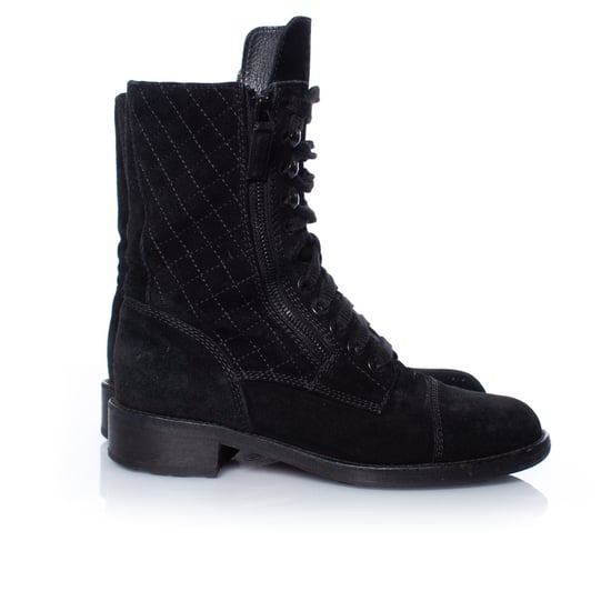Chanel Wildleder-Schnürstiefeletten mit Steppung - Image 5