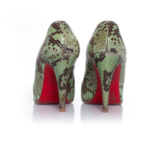 Christian Louboutin Python Pumps in Grün - Image 3