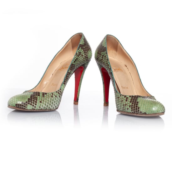 Christian Louboutin Python Pumps in Grün - Image 6