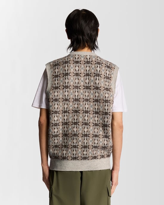 Lyle & Scott Strickjacke mit gebürsteter Intarsienstruktur – Grau - Image 4