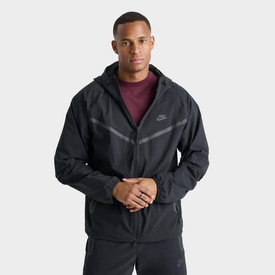 Nike Tech Windrunner Gewebe Trainingsanzug Set in Schwarz - Image 2