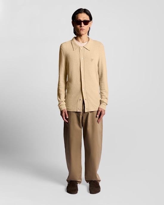 Lyle & Scott Strickcardigan mit Kragen und Strukturmuster – Beige - Image 2
