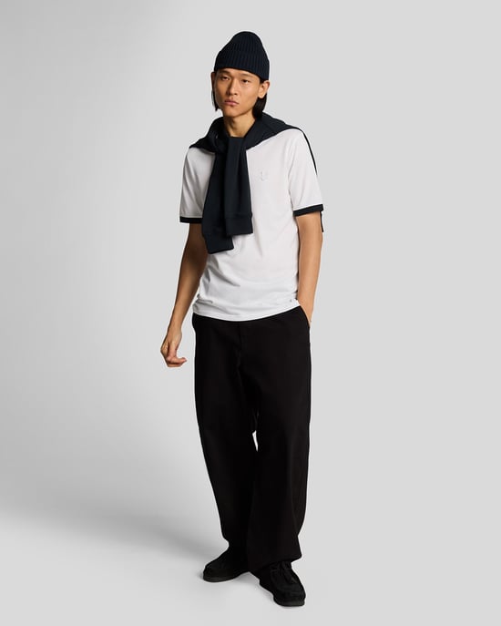 Lyle & Scott Poloshirt aus superfeiner Baumwolle mit Kontrasteffekten – Weiß - Image 2