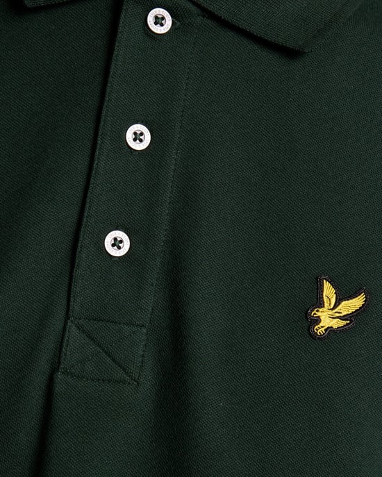Als ultimative Stilikone von Lyle & Scott steht unser einfarbiges Poloshirt seit Jahrzehnten an der Spitze der Mode. Erhältlich in einer Vielzahl von Farben und hergestellt aus einer leichten, weichen Baumwollmischung, sind unsere Polos ein Muss für jeden - Image 6