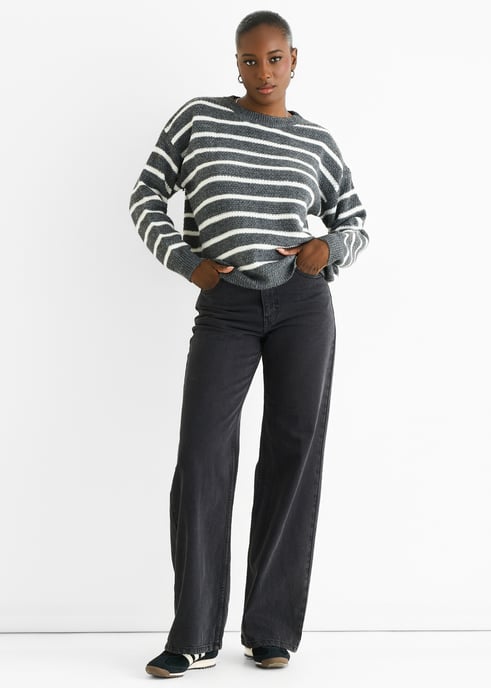 Grau gestreifter, grob gestrickter Oversize-Pullover - Image 1