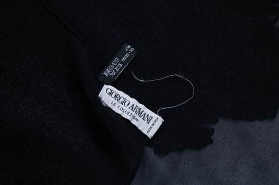 schwarzer Seidenschal von Giorgio Armani mit transparentem - Image 3
