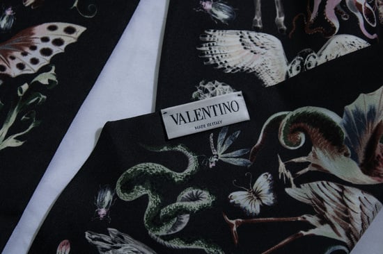Valentino Seidenschal mit schwarzem Safari-Print - Image 4